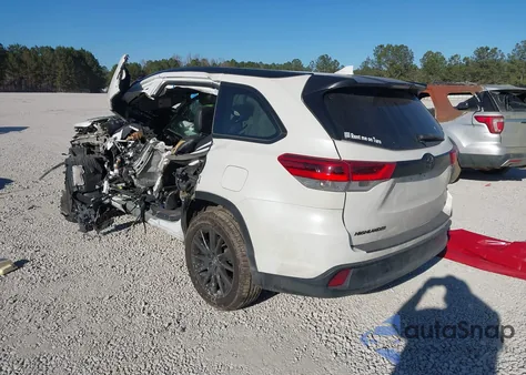 2018 Toyota Highlander Se z USA, uszkodzony, nr VIN 5TDKZRFH7JS529721